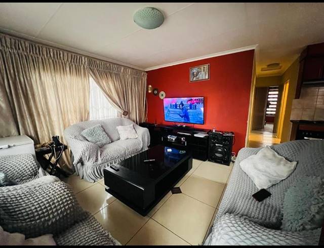 3 BEDROOM HOUSE FOR SALE IN SOSHANGUVE EAST